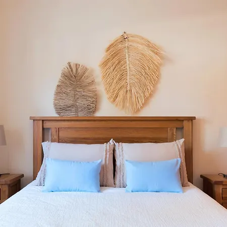 Vela Latina, A To Enjoy! Vila *