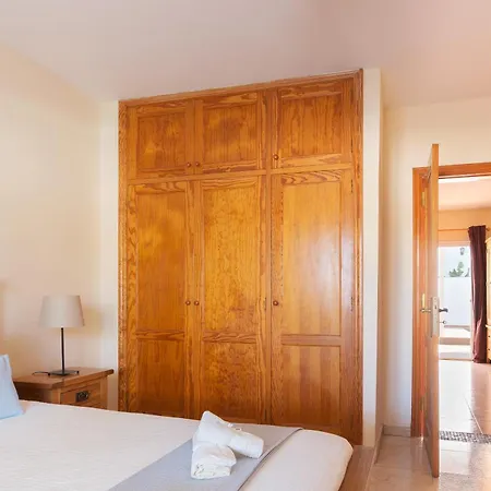 Vela Latina, A To Enjoy! Vila *